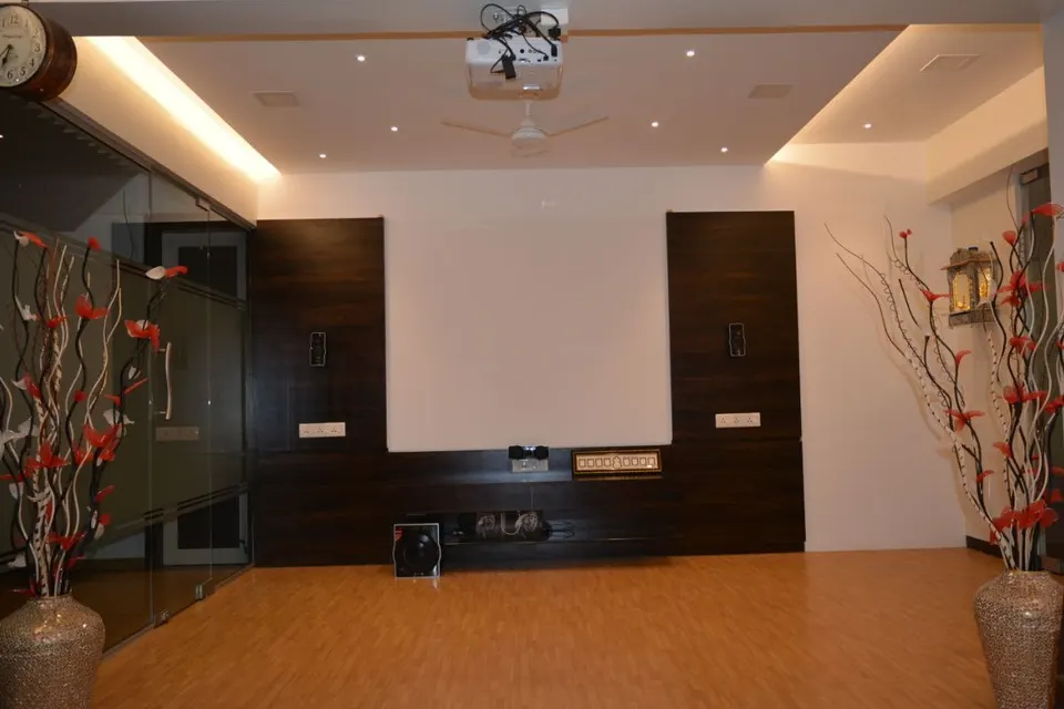 The main hall, facing the screen